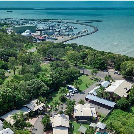 The Villas - Hervey Bay - 2 Separate Villas Urangan ภายนอก รูปภาพ