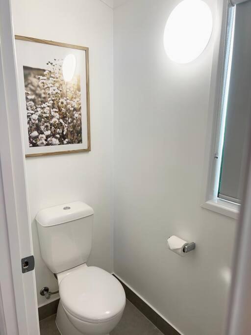 The Villas - Hervey Bay - 2 Separate Villas Urangan ภายนอก รูปภาพ